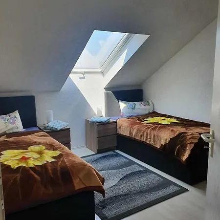 M&j Apartment *